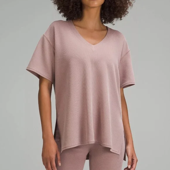 Lululemon / Ribbed Softstreme Relaxed-Fit T-Shirt / Twilight Rose / Size 10 - Picture 5 of 5